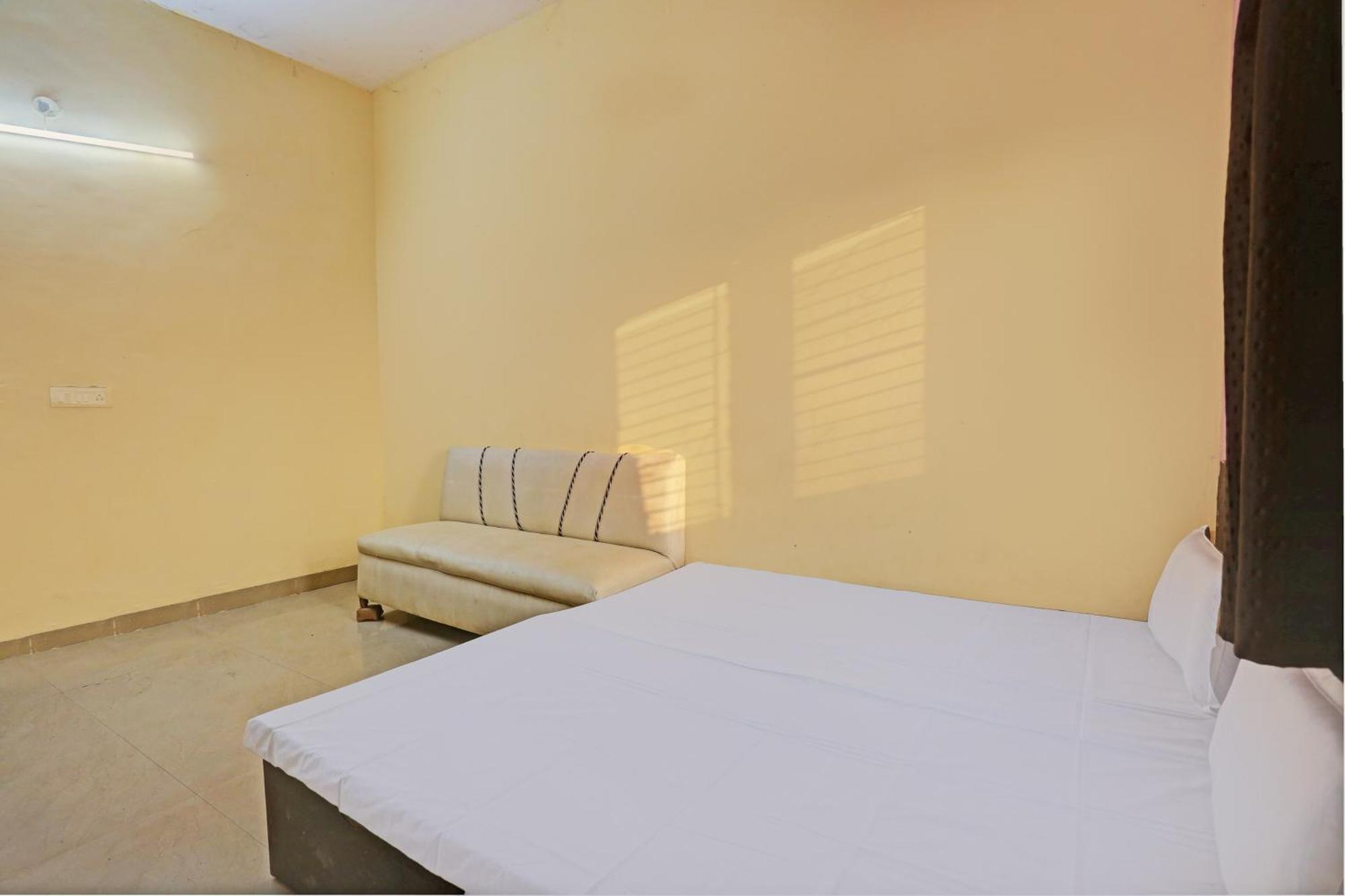 Hotel O Kamla Banquet Hall Moradabad Exteriör bild